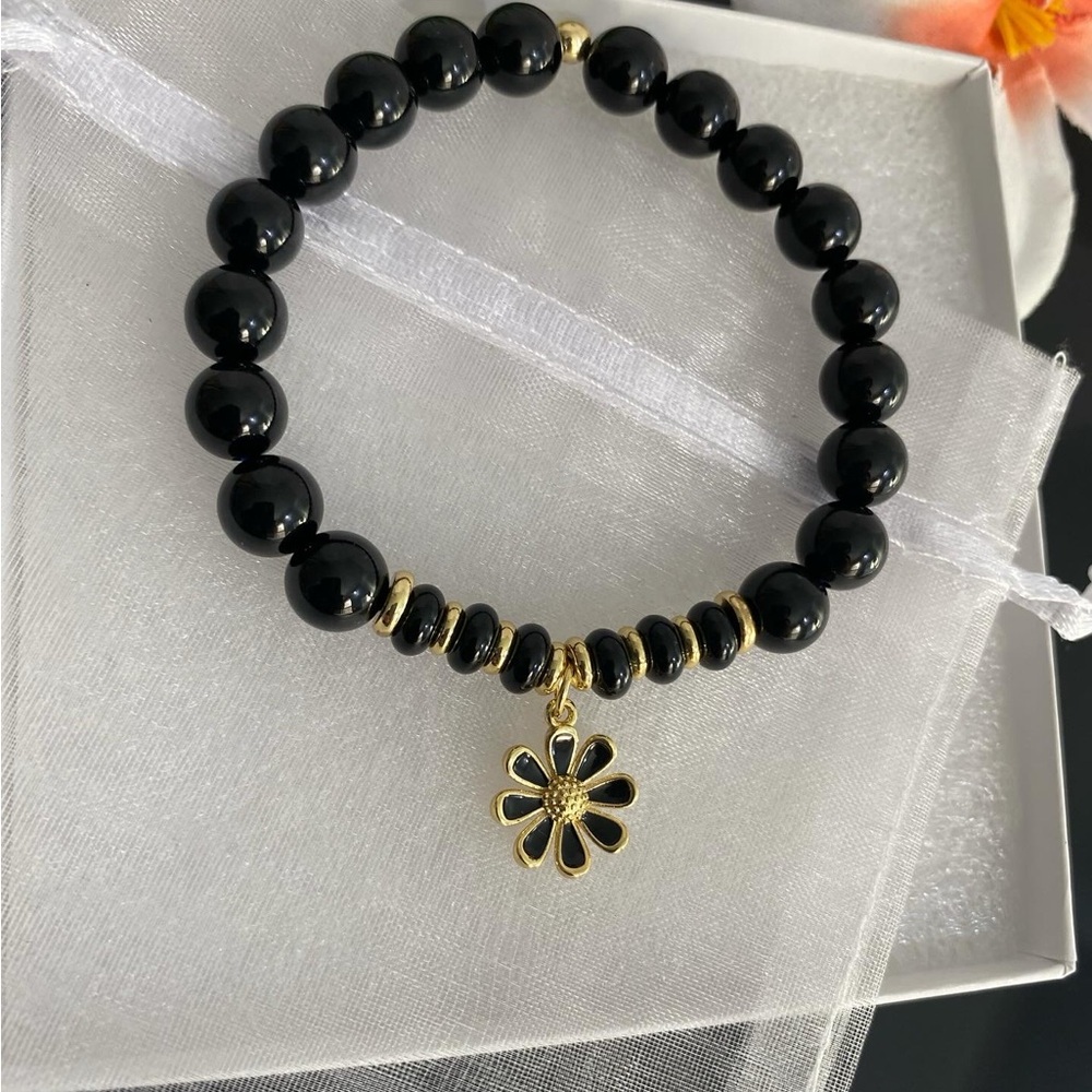 Black Onyx & 18k Gold Filled Daisy Flower Beaded Bracelet
